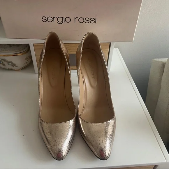 Sergio Rossi Cracked Metallic Rose Gold Mid Pumps - Picture 5 of 8